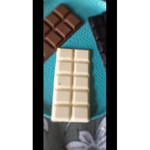 White Chocolate Oreo and Chips Bar: Sweet and Crunchy Delight - Image 2