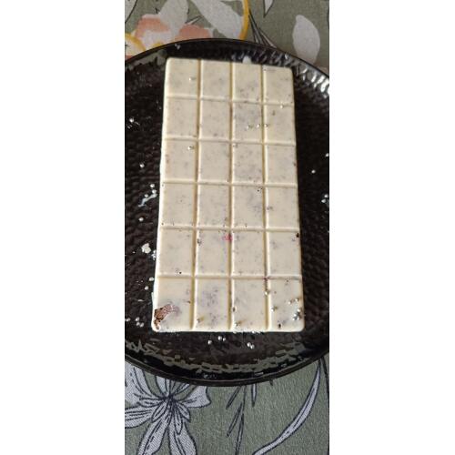 White Chocolate Oreo and Chips Bar: Sweet and Crunchy Delight - Image 6